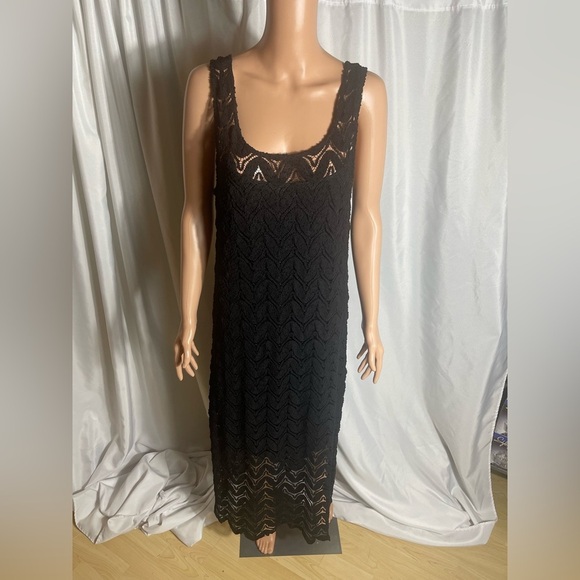 Forever 21 Dresses & Skirts - Forever 21+ Women’s Plus Size 1XL Black Lace Sleeveless Dress NWT